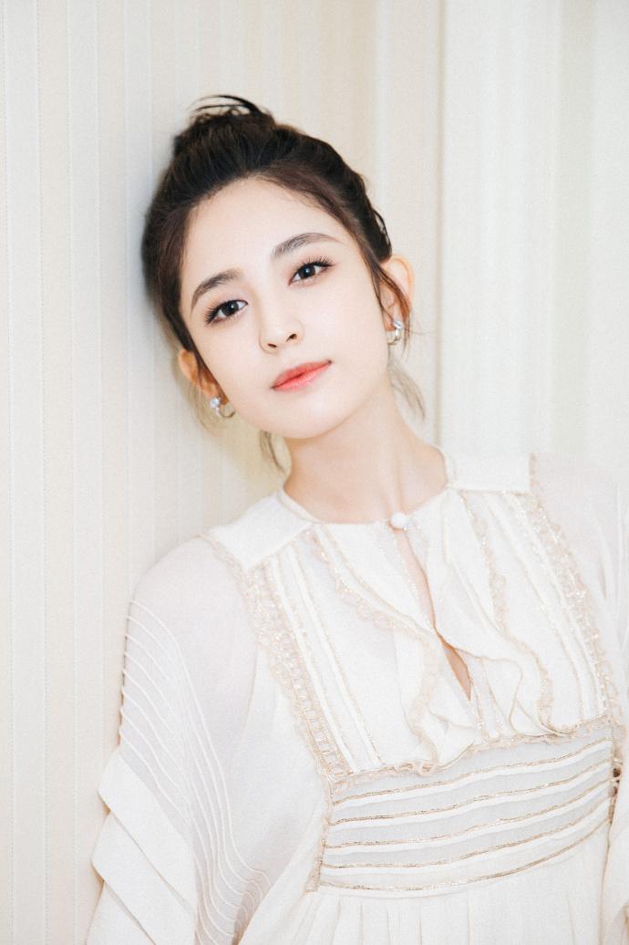 黑粉真是丧心病狂!娜扎被P遗照张艺兴被扔水瓶，蔡徐坤被虐哭了