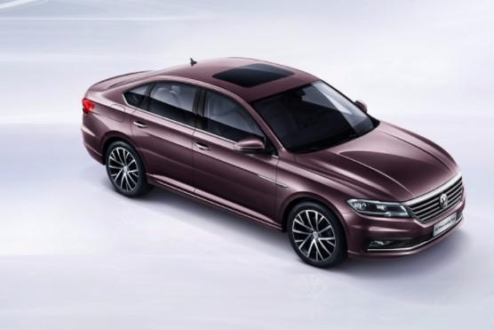 大众新版LavidaPlus现身北京车展：加长朗逸