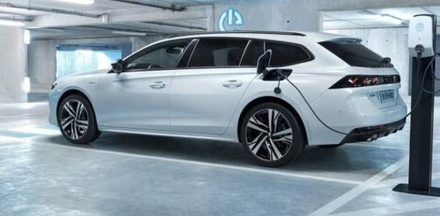 油电混合的车多少年换一次电池?知道时间后,幸