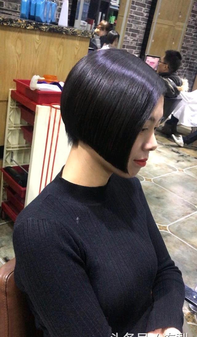 波波头剪发,展现立体美感
