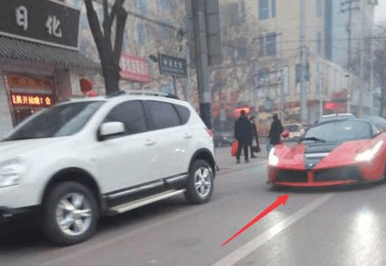 陕西首台拉法现身车管所，挂牌方式让车主非常心疼