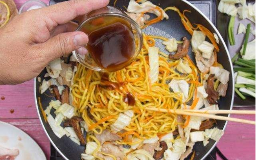 到底要放蚝油?炒菜炒哪些菜需要放,糖粉新生儿葡萄大厨的作用图片