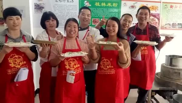 卖肠粉开店一天收入多少的,哪里可以学石磨肠