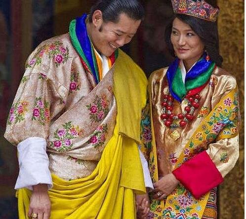 不丹国王旺楚克，迎娶不丹王后打破一夫多妻制：王后真美丽