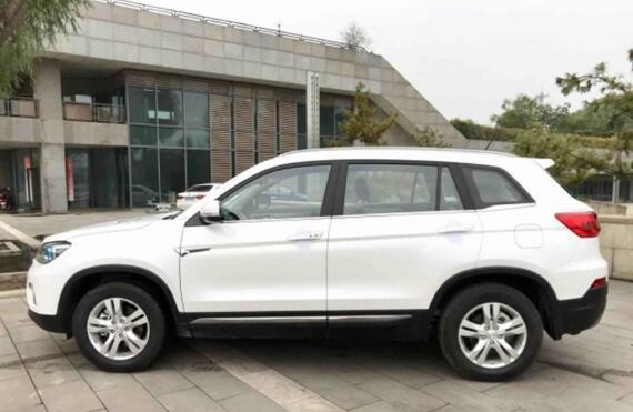 颜值与实用性结合—长安CS75