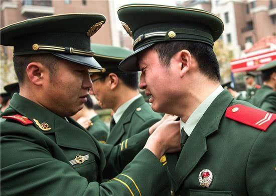 2018军人最新退伍费规则,原来有这么多费用,你