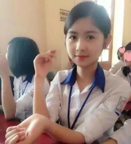 搞笑图片:骑摩托车请戴好头盔,要是开宝马的同