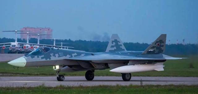 美媒: 苏-57的内置弹舱、歼-20的机炮都去哪里