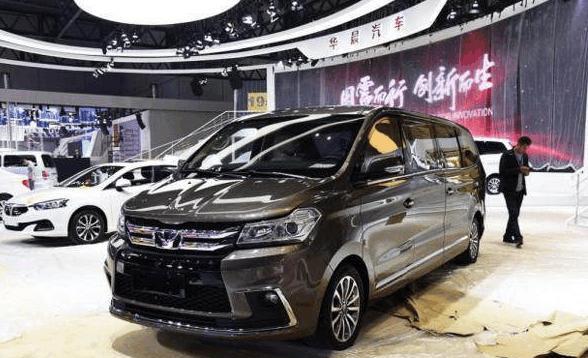 国产中高端MPV车型，档次不比路虎低，空间很大，仅需12万！