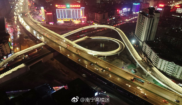 南宁市友爱立交改造工程正式通车