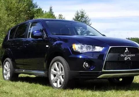 这台进口的SUV只要9万元，自动挡、四驱和气囊一样不差