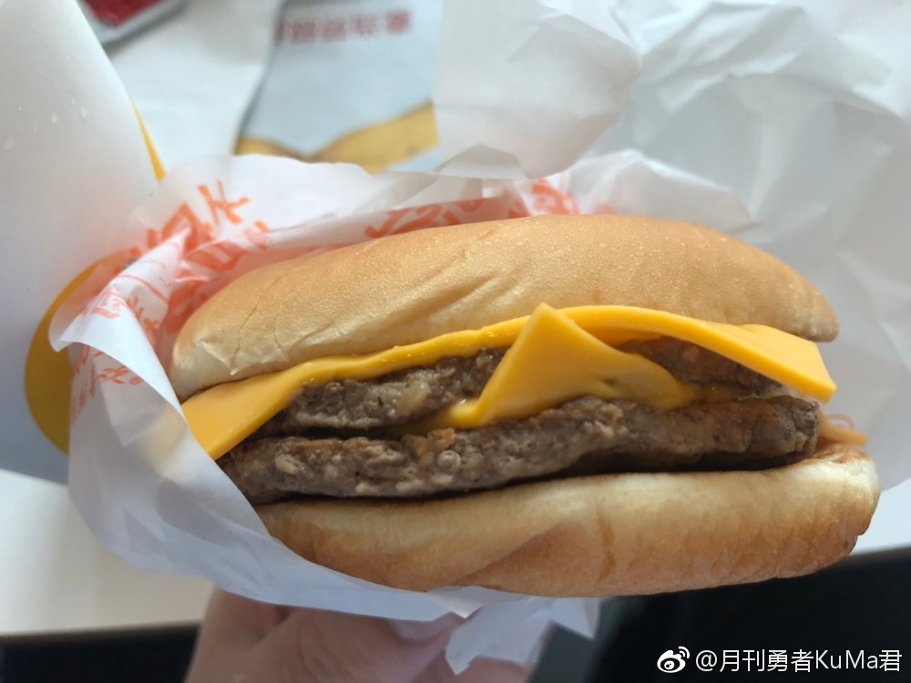 被遗忘的经典，双层吉士汉堡!去到金拱门，琳琅满目的选择