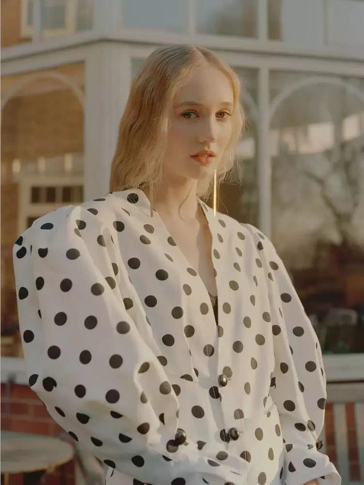 识体穿衣 适合苹果型身材的3种搭配技巧