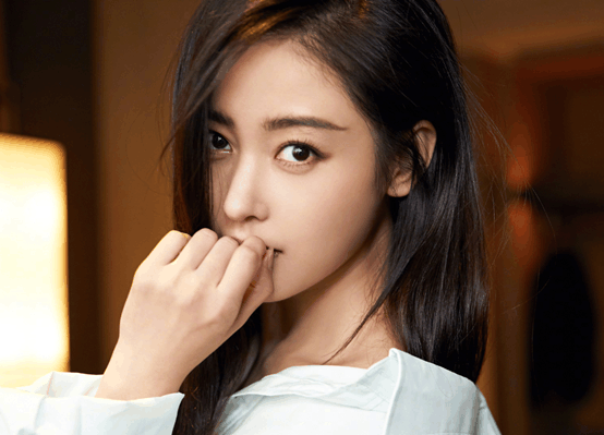 张天爱微博公布恋情, 无名指的戒指实力抢镜!