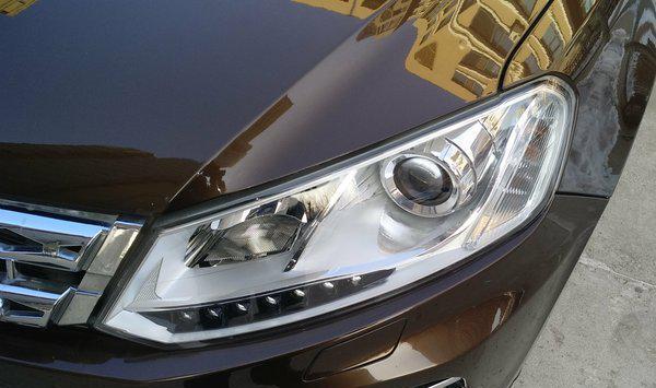 众泰-T600手动尊贵型，外观、动力、空间、油耗都有不俗的表现