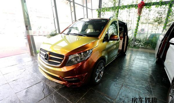 国内首发 奔驰V级土豪金系列，来自蛇发女妖美杜莎的魅惑