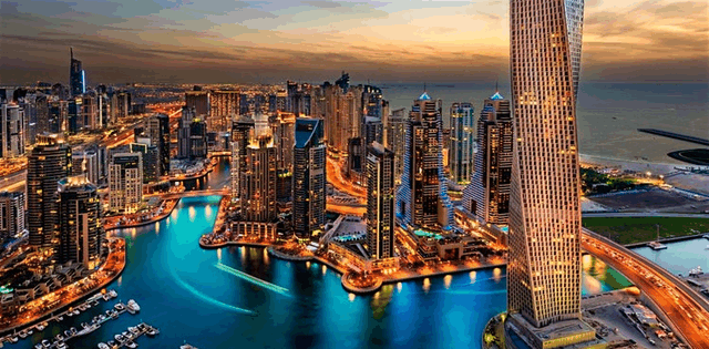 世界上仅20个亿万富翁生活在迪拜, 15个迪拜奢