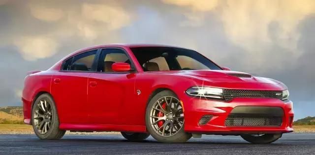 盘点跑的最快的四门车, 保时捷倒数第一!