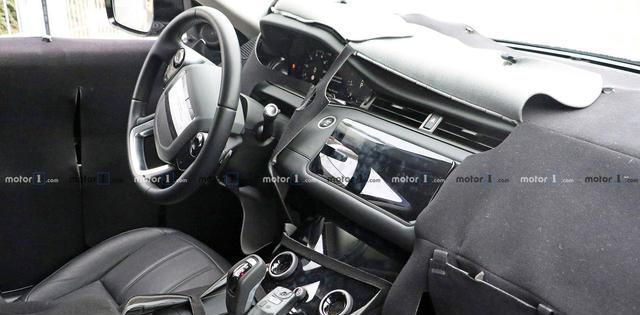 全新揽胜极光路试曝光，动力成最大亮点，网友：三脚猫还行