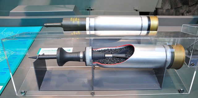 坦克杀手--12.7钨芯脱壳穿甲弹摧毁力超强!