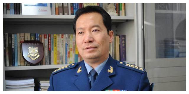 一个成天研究女人的空军大校,凭什么能拥有如