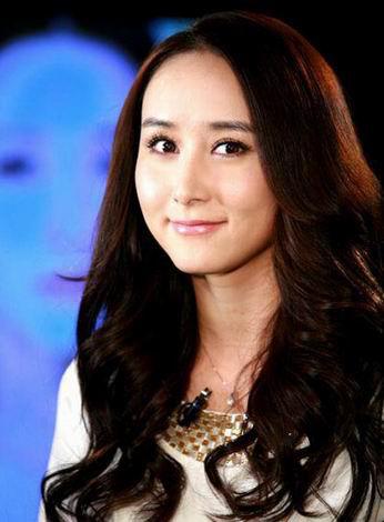 笑红颜胡静近况 复出拍剧遭老公反对泪洒当场