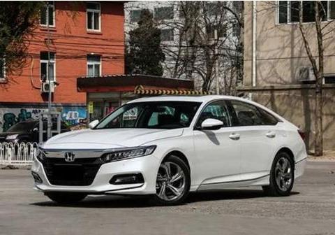 十代雅阁轴距近3米配1.5T引擎！上市前被吹上天，如今降价没人买