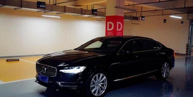 最终还是放弃宝马5系买了它, 结果朋友们众说纷纭, 你怎么看呢?