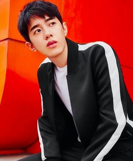 《流星花园》主演合影,你有注意过沈月和王鹤