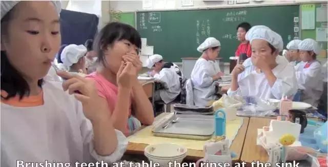 10块钱的日本小学生午餐,竟让世界肃然起敬!延河延吉小学图片