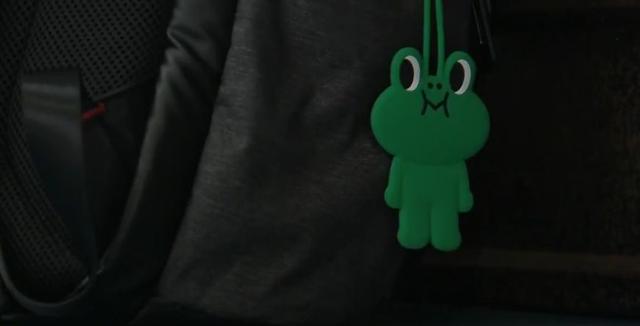 母女情深!女排颁奖后朱婷看郎平过来冲下领奖