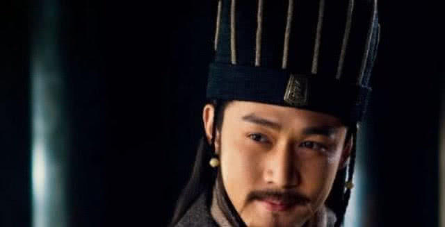 三国演义里常说，与你大战三百回合，那么三百回合是个什么概念？