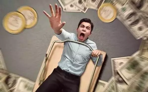 男子撞死4人赔不起 众筹丧葬费紧急被叫停