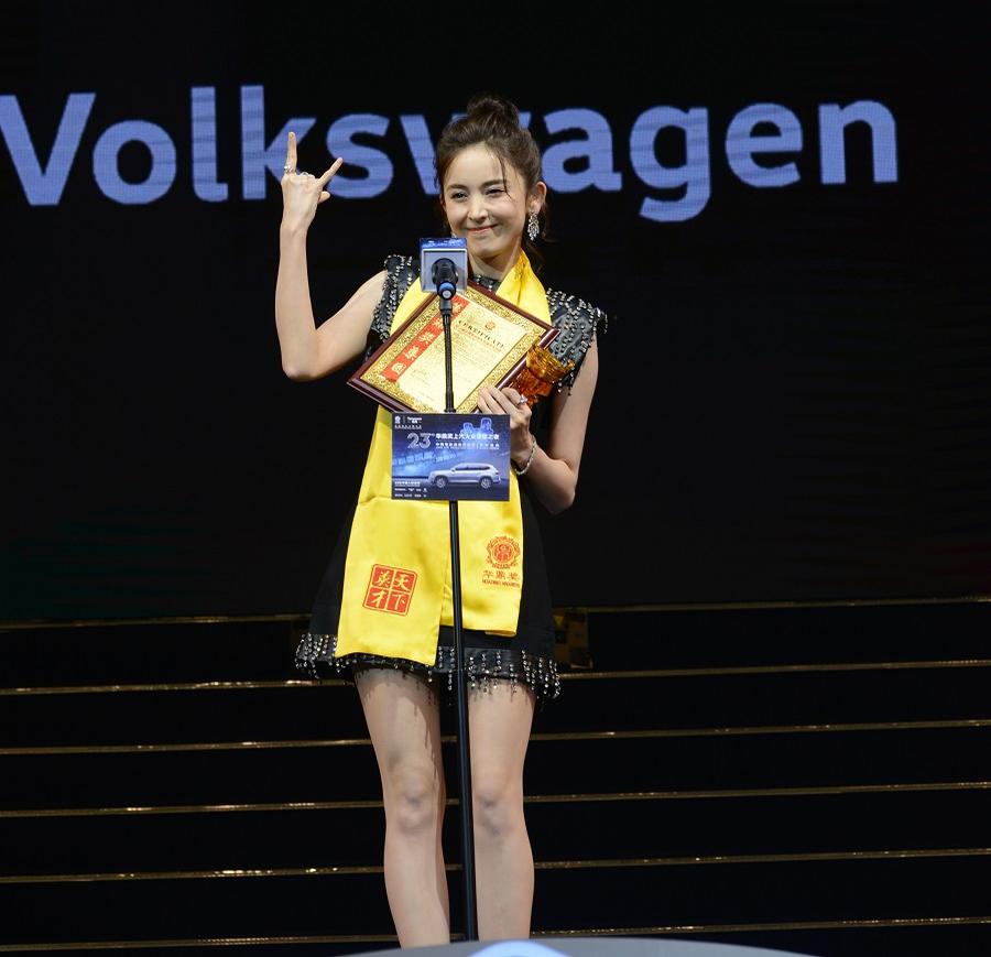 第23届华鼎奖吴京花开三度 林心如封后温情致谢爱女