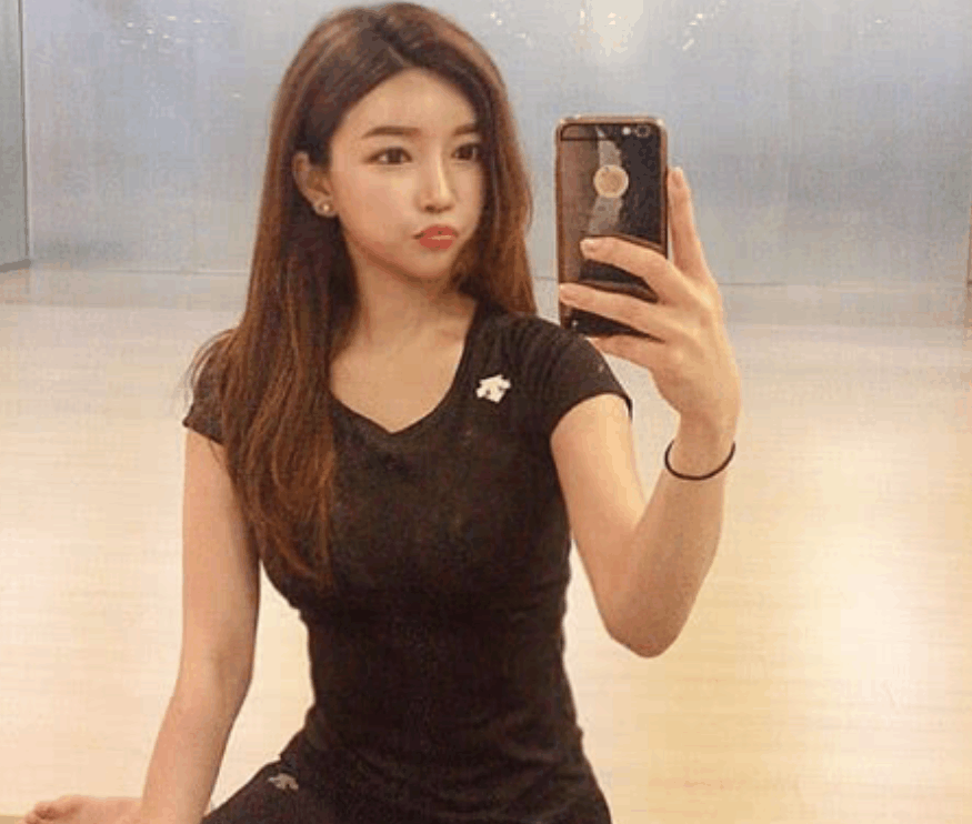 女私教上传未修的照片, 学员纷纷求“交往”, 却都遭到婉拒