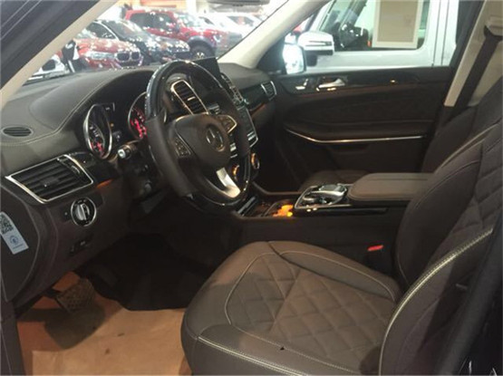 18款奔驰GLS550配置解析 奢华奔驰GLS500价格