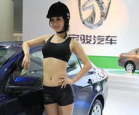 上市次月销量破万, 超越POLO、风云2, 宝骏310三万多起售