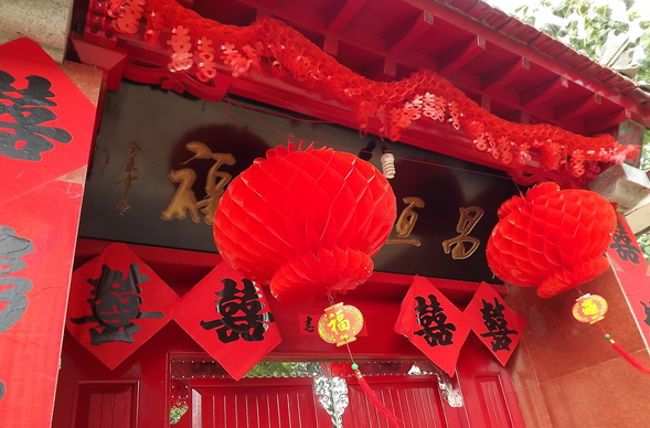 结婚婆家不给彩礼:我家没钱,结婚当天看见陪嫁