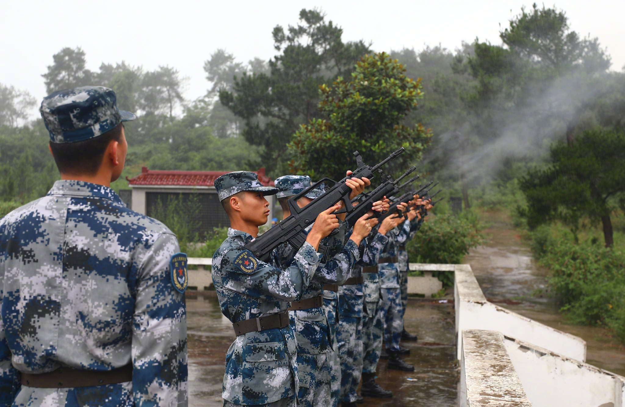 我志愿加入中国共产党,拥护党的纲领