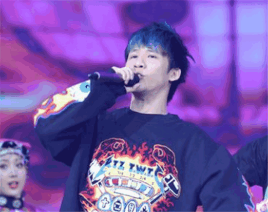 盘点娱乐圈当众假唱名誉受损的6大明星: 最后一位假唱方式让人无