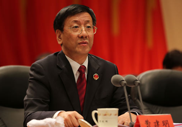 他是副国级干部，娶了央视美女主播，大老虎们都怕他！