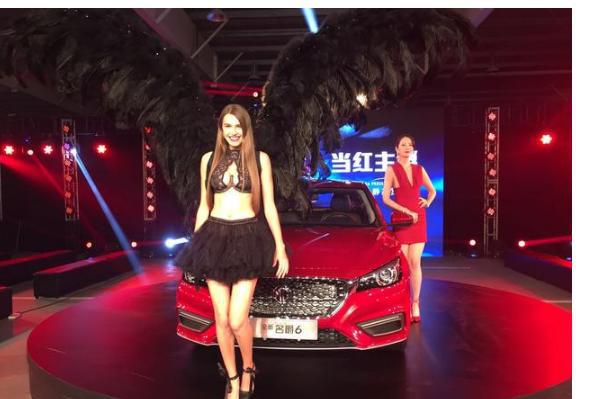 噱头比奔驰，宝马还强！这款国产车11月份才上市，现在就火爆全球