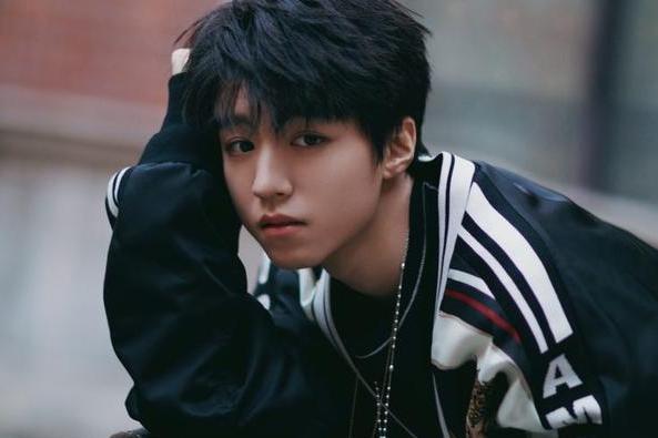 骄傲,王俊凯为母校拍摄校庆MV