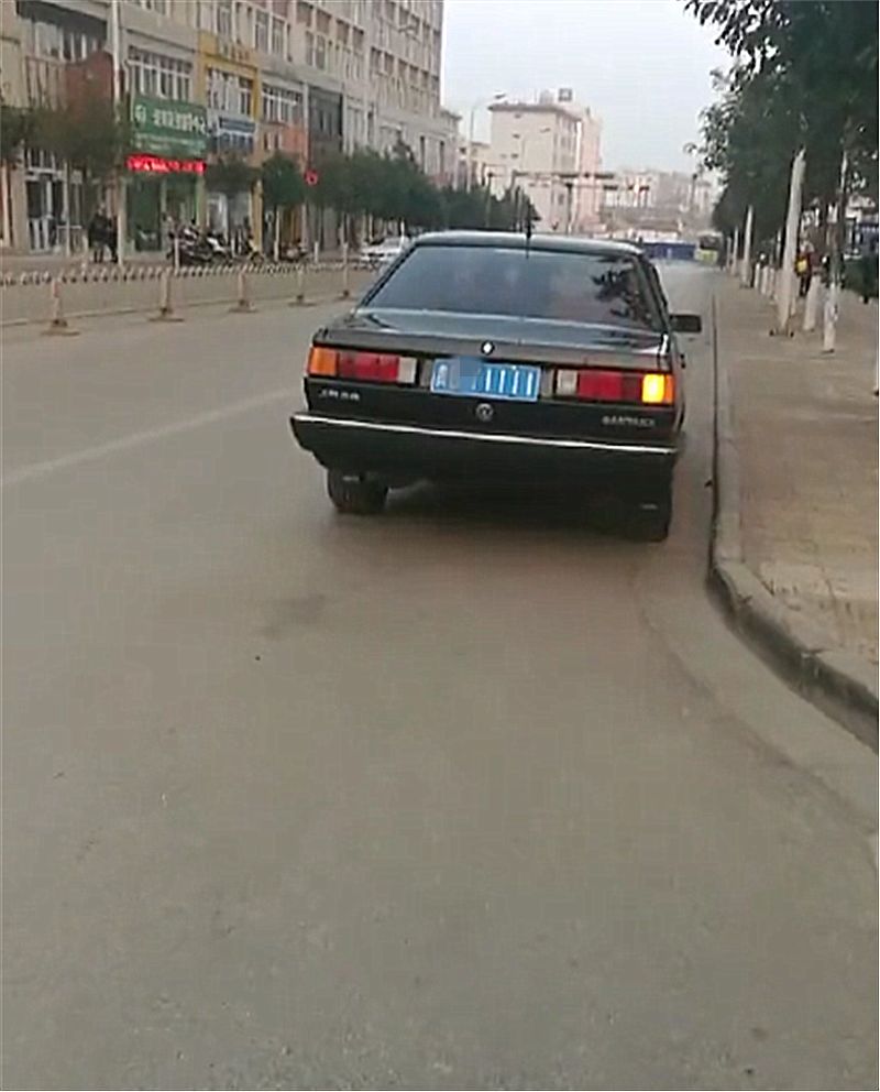 贵州偶遇11年车龄的桑塔纳,本不会多看一眼,但