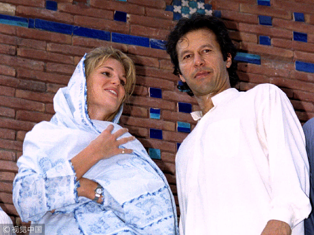 前板球世界冠军宣布赢得巴基斯坦大选 盘点伊