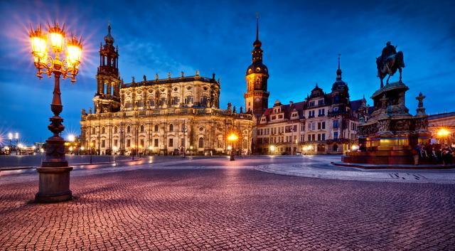 全球16个国家见面礼仪,法国最复杂,非洲最奇葩