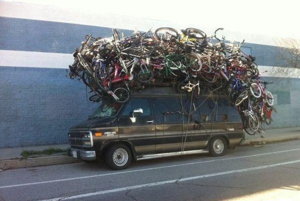 纸糊一样的面包车为何拉人都可以而拉货却罚款