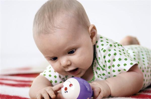 一岁宝宝在家能玩啥 第六个你肯定没试过