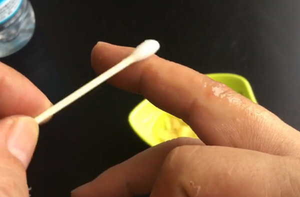 手脚起了小水泡,越抓越痒,奶奶教我一个土方法