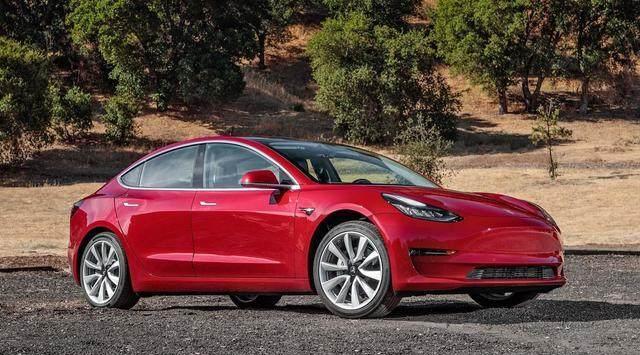 电动汽车我只服特斯拉, 最新款不到三十万, 上市当天遭到疯抢!